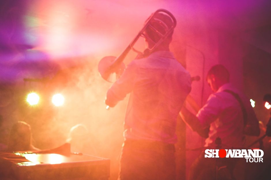 live band show