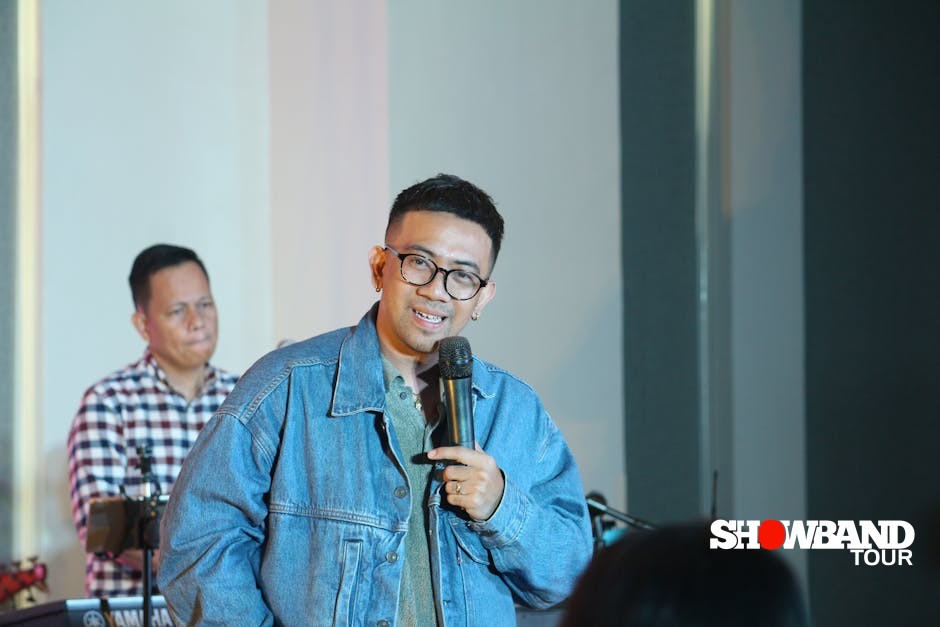 event host professional
